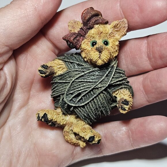Boyds Bears Jewelry - Vintage Boyd's Bears Pin Brooch Resin Teddy Yarn 1995